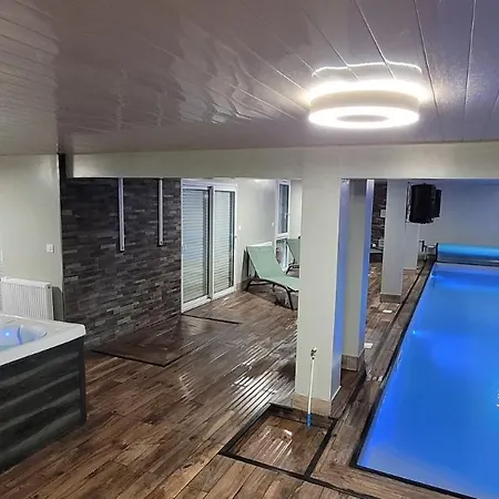 Les Deux Eaux Villa *